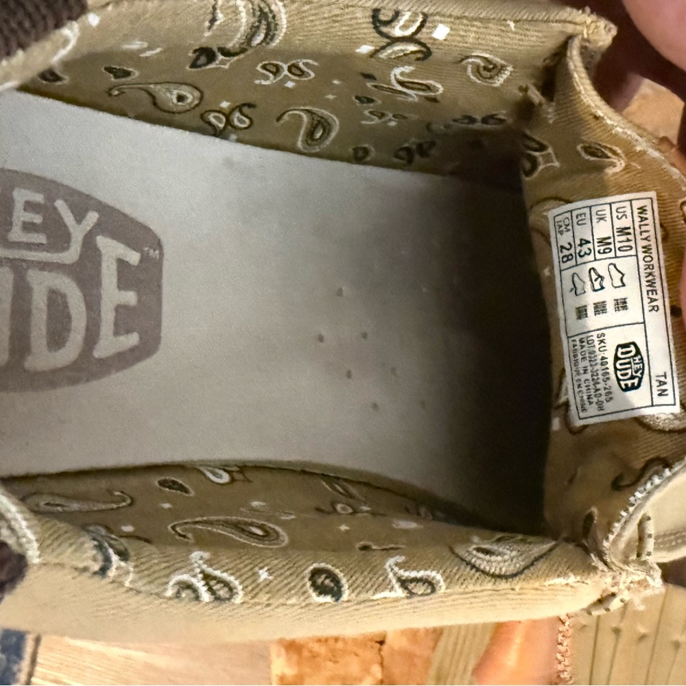 Hey Dude Men's Tan/Beige Loafers size 10 - Picture 3 of 3